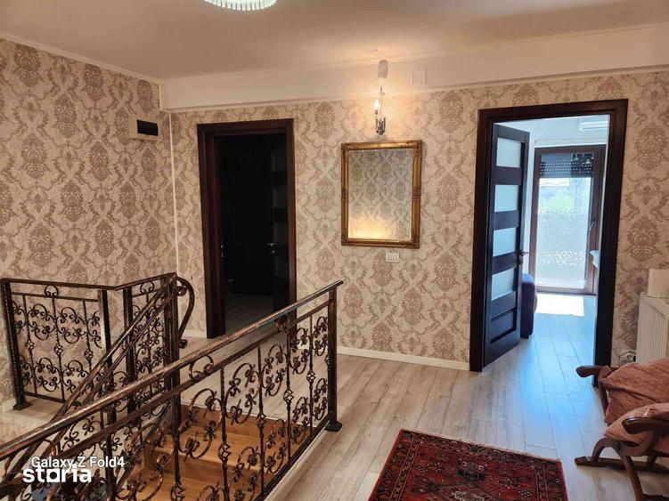 Casă cu 5 camere cu Teren 356 Mp în Mogoșoaia