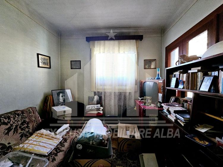 Casă individuală cu 6 camere cu Canalizare în Cetate