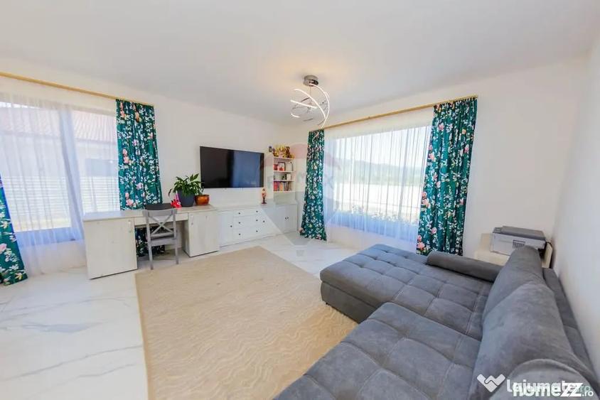 Casă cu 4 camere cu Teren 600 Mp în Săsar