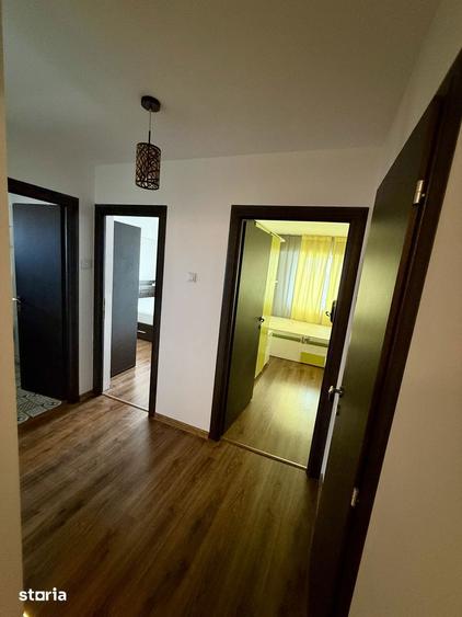 Apartament cu 3 camere decomandat în Micro 12