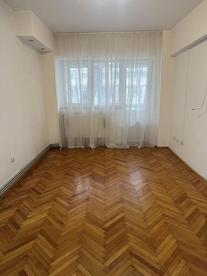 Apartament cu 3 camere decomandat în Dorobanți
