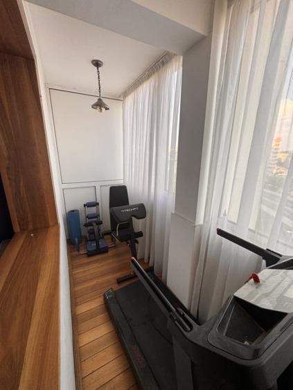 Apartament cu 4 camere decomandat în Titulescu