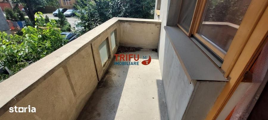 Apartament cu 4 camere semidecomandat în Cetate