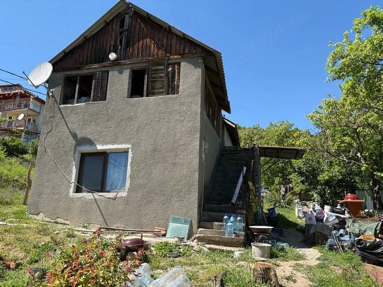 Casă cu 3 camere cu Teren 1700 Mp în Exterior Sud
