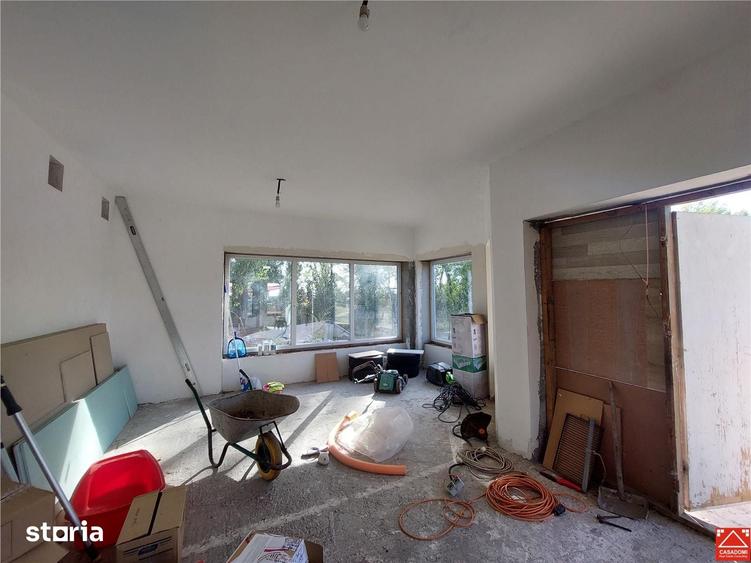 Casă cu 6 camere cu Teren 1360 Mp în Șofronea