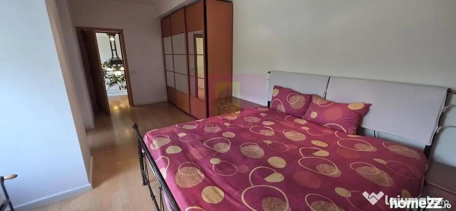 Casă cu 7 camere cu Teren 2813 Mp în Central