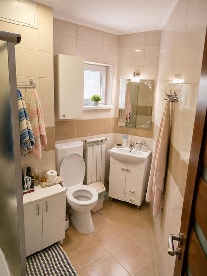 Apartament cu 3 camere decomandat în Central