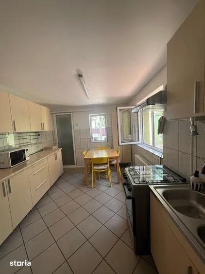 Casă cu 4 camere cu Teren 200 Mp în Grivița
