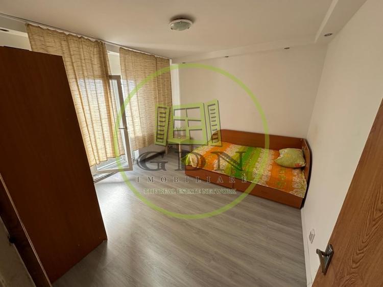 Apartament cu 3 camere decomandat, mobilat în Rovine