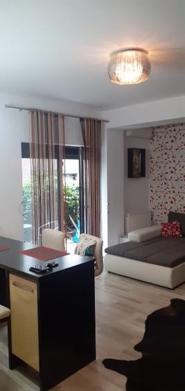 Apartament cu 2 camere decomandat, mobilat în Tomis Plus