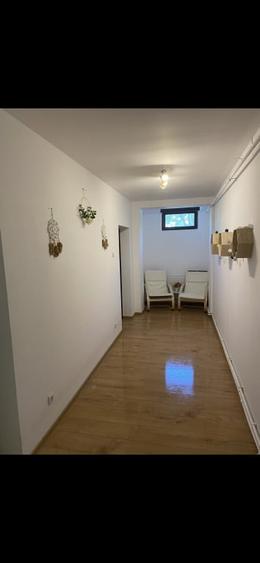 Casă cu 6 camere cu Teren 220 Mp în Central