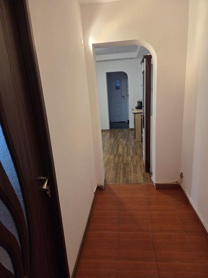 Apartament cu 2 camere semidecomandat în Micro 4