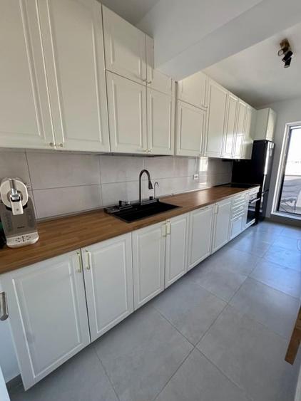 Apartament cu 3 camere decomandat, mobilat în Păcii