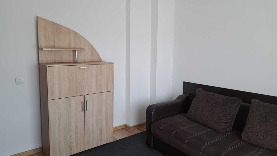 Garsonieră decomandată în Decebal