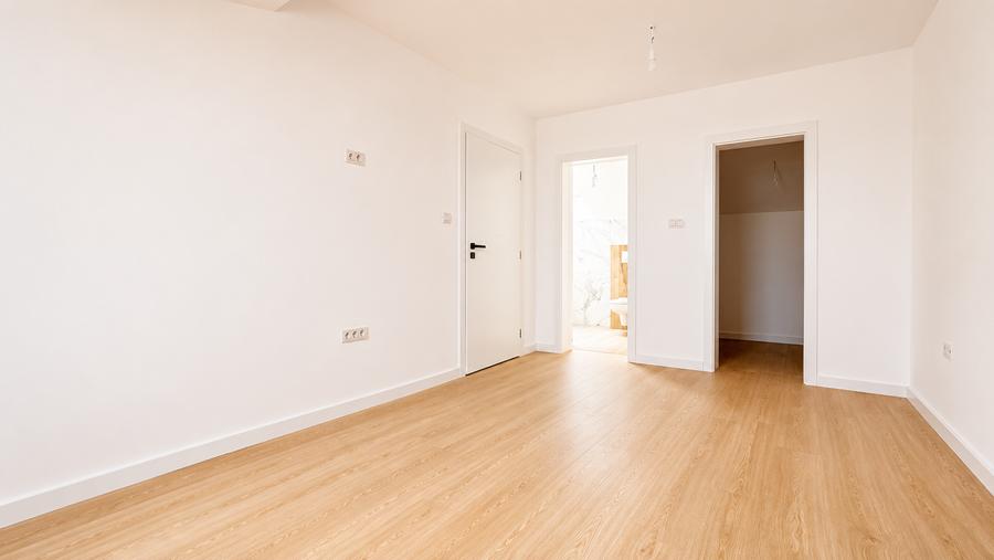 Apartament cu 3 camere decomandat în Giroc
