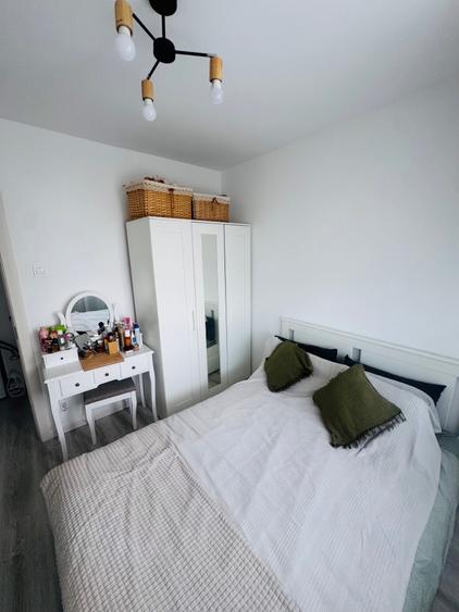 Apartament cu 3 camere semidecomandat în Drumul Taberei