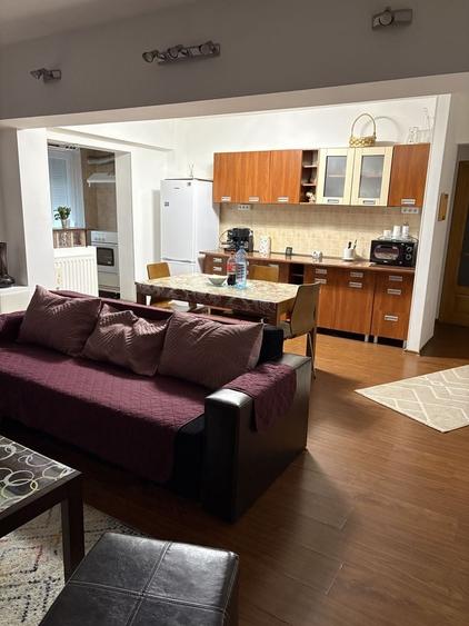 Apartament cu 2 camere decomandat în Școlilor