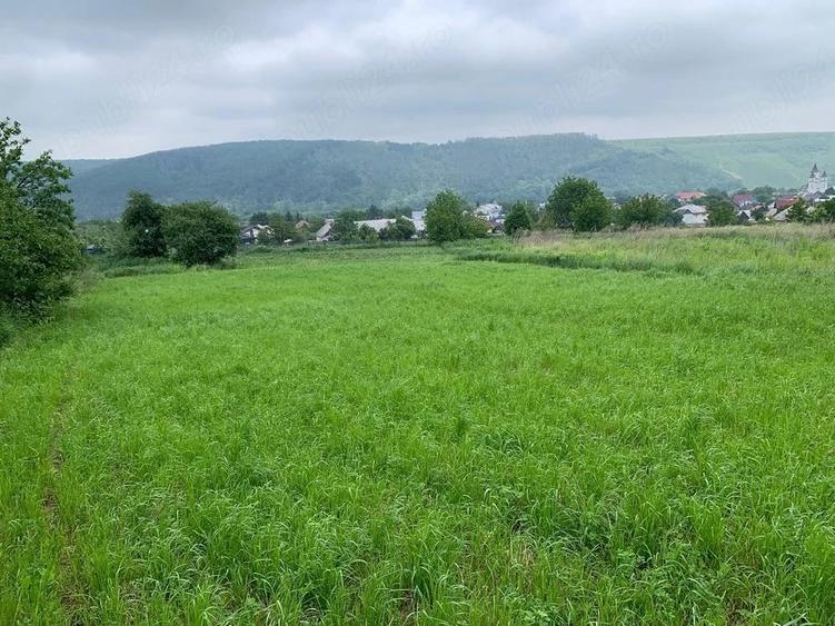 Teren de 1870 mp, în Central
