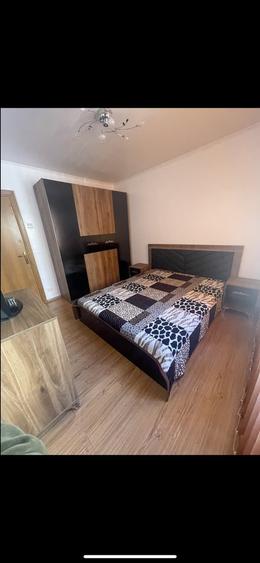 Apartament cu 3 camere decomandat în Teiul Doamnei