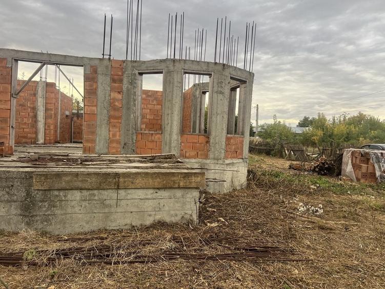 Casă cu 4 camere în Central