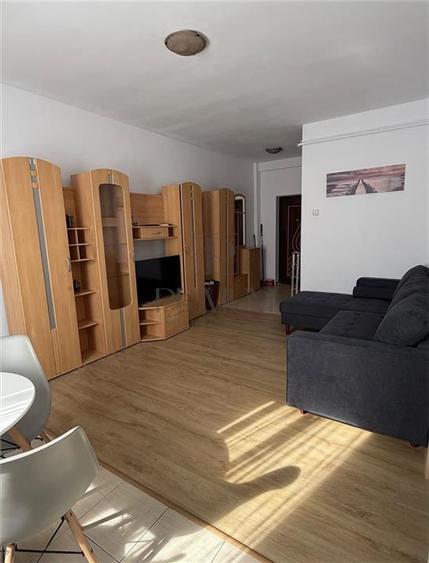 Apartament cu 2 camere semidecomandat, mobilat în Steaua