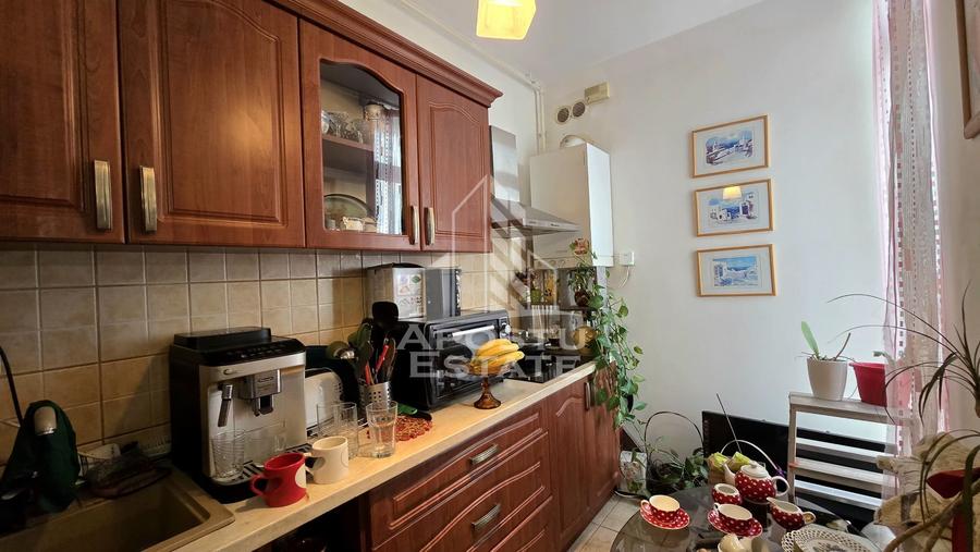 Apartament cu 2 camere semidecomandat, mobilat în Aradului