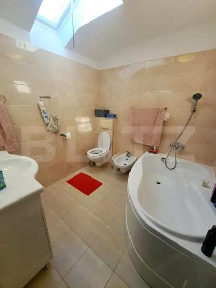 Casă cu Teren 1500 Mp în Hălchiu