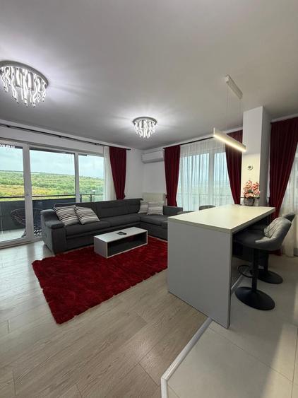 Apartament cu 3 camere semidecomandat, mobilat în Gheorgheni