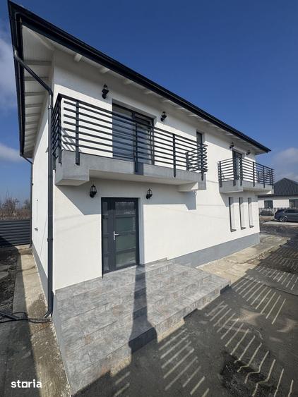 Casă cu 4 camere cu Teren 500 Mp în Gura Ocniței