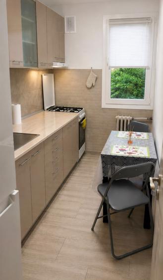 Apartament cu 3 camere decomandat, mobilat în Dristor