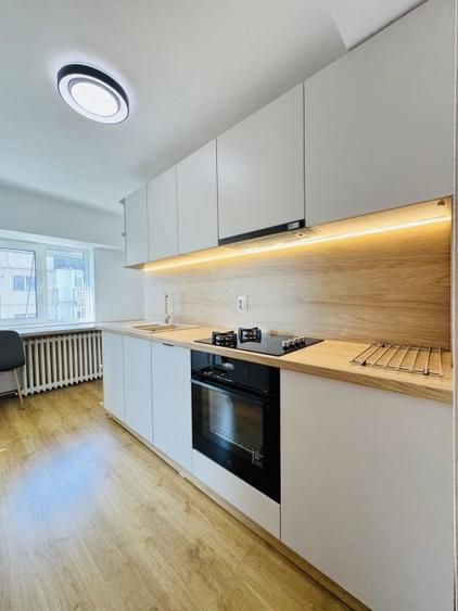 Apartament cu 4 camere decomandat, mobilat în Decebal