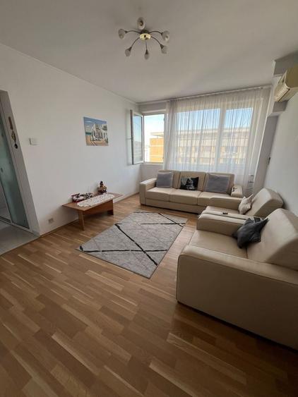 Apartament cu 3 camere semidecomandat, mobilat în Iancului