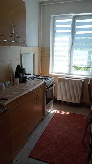 Apartament cu 3 camere decomandat în Văleni