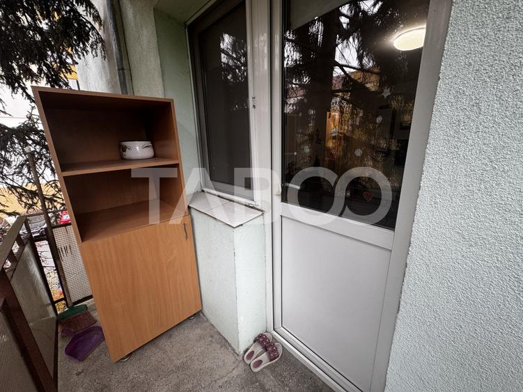 Apartament cu 3 camere semidecomandat, mobilat în Mihai Viteazul