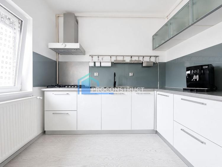 Apartament cu 4 camere decomandat, mobilat în Lipovei