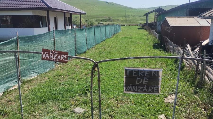 Teren de 580 mp, în Dezmir