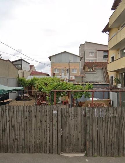Casă individuală cu 4 camere cu Canalizare în Colentina