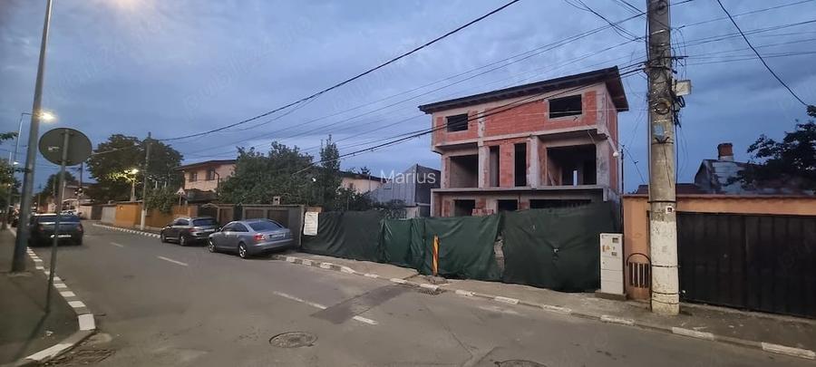 Casă cu Teren 246 Mp în Central