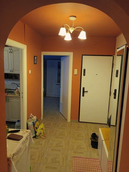 Apartament cu 3 camere decomandat în Postăvari