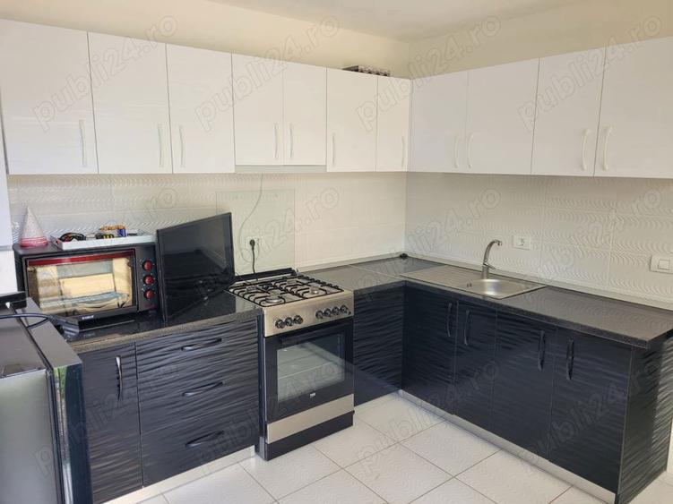 Casă cu 4 camere cu Teren 838 Mp în Central