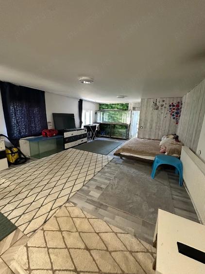 Casă cu 5 camere cu Teren 1000 Mp în Brezoaia