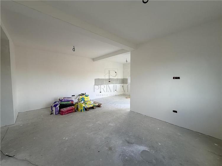 Duplex cu 4 camere cu Canalizare în Moșnița Nouă