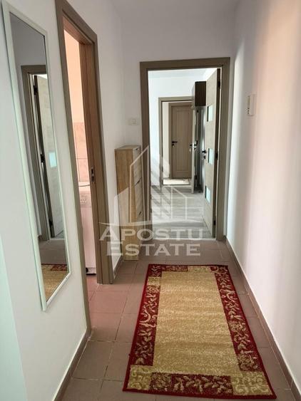 Apartament cu 3 camere semidecomandat, mobilat în Ultracentral