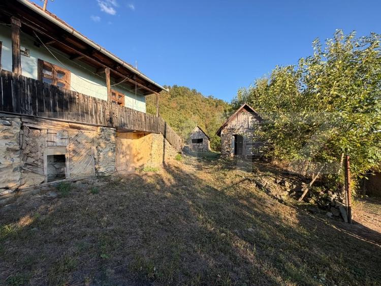 Casă individuală cu 2 camere cu Teren 9990 Mp în Hondol