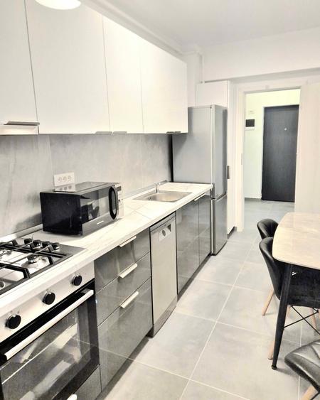 Apartament cu 2 camere, mobilat în Apărătorii Patriei