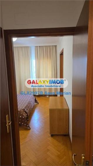 Apartament cu 3 camere semidecomandat, mobilat în Primăverii