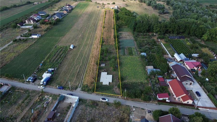 Teren intravilan de 4957 mp, în Golești