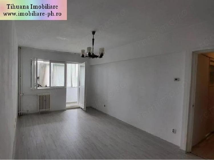 Apartament cu 3 camere decomandat în Republicii