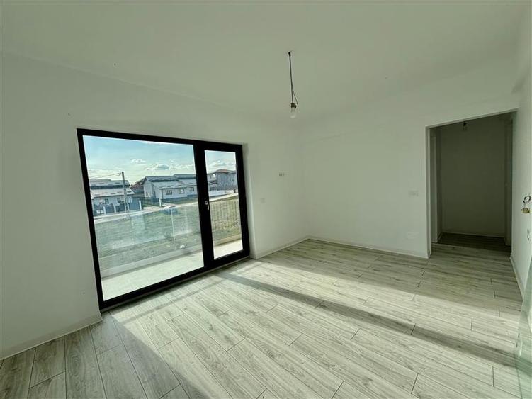 Duplex cu 4 camere cu Canalizare în Miroslava