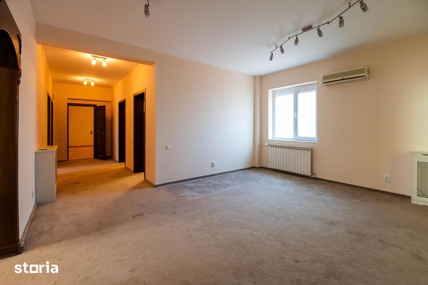 Casă cu Teren 719 Mp în Băneasa